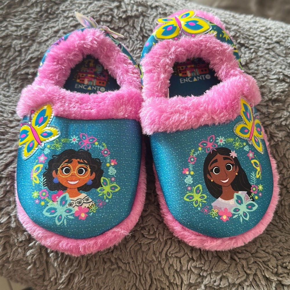 TODDLER XL (11/12). Encanto slippers. Never been worn.